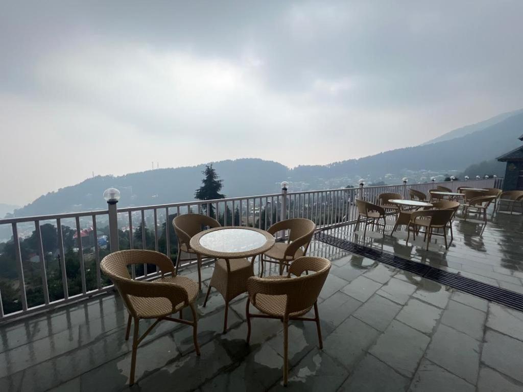 Highsky Resort Dharamshala Extérieur photo